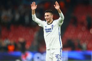 世体：19岁边锋鲁尼-巴德吉抵达巴塞罗那，即将成为巴萨新援