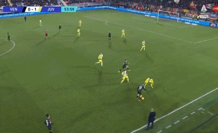 1639257856400072372.gif